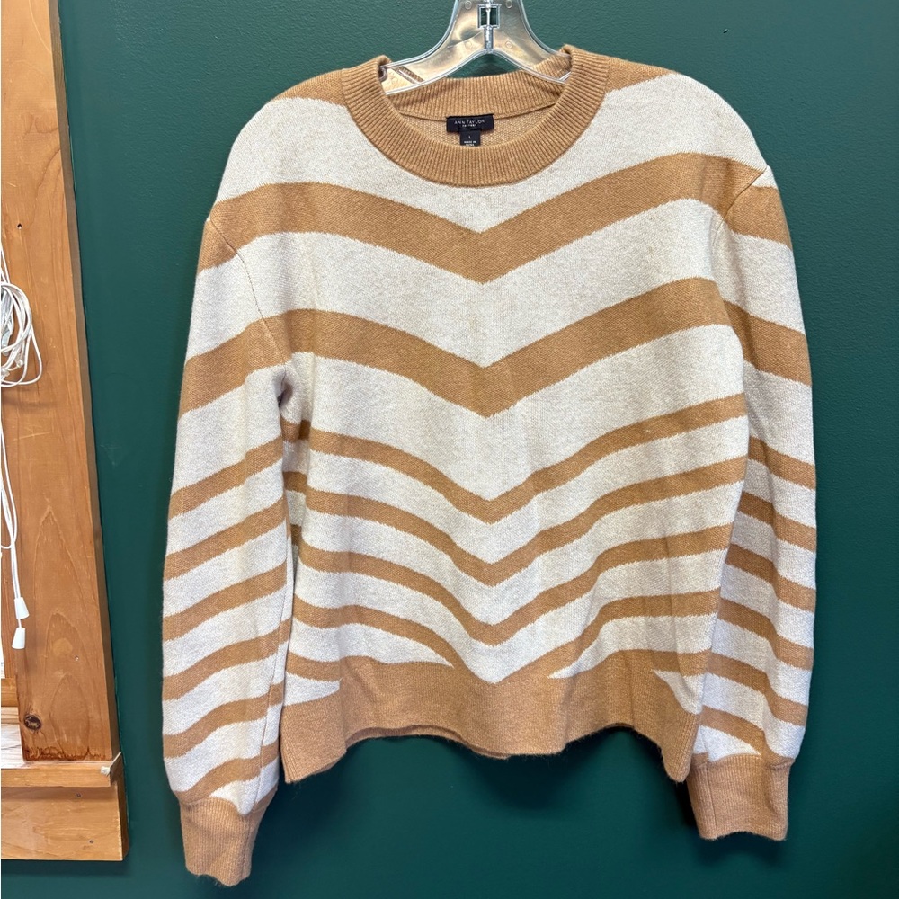 Ann Taylor Tan and Cream Knit Top